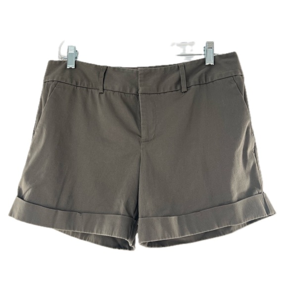 INC International Concepts Army Green 5" Inseam, 4-Pocket Cuffed Shorts Size 10 - Picture 1 of 10